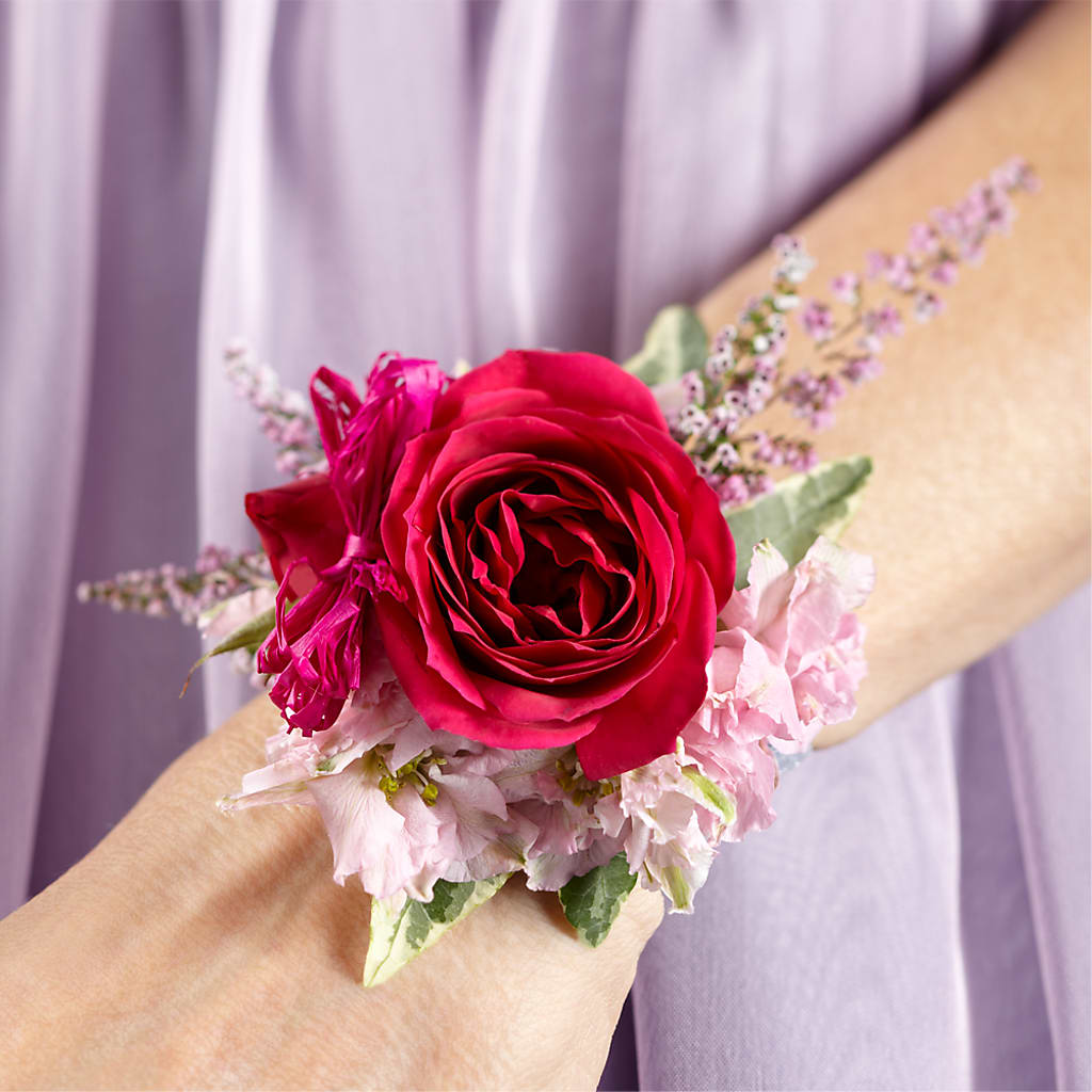 Rose Charm Corsage – Towne Florist, Lumberton NC