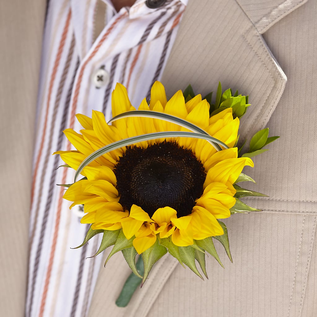Free Spirit Boutonniere – Towne Florist, Lumberton NC